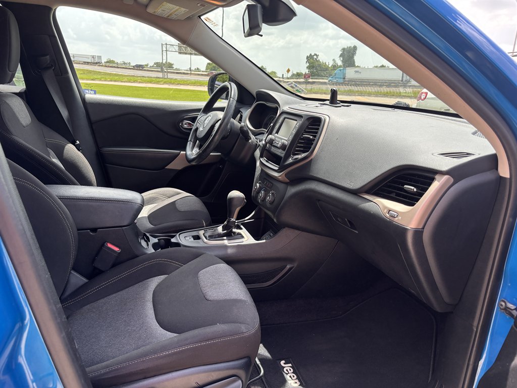 2018 Jeep Cherokee Latitude - Photo 9