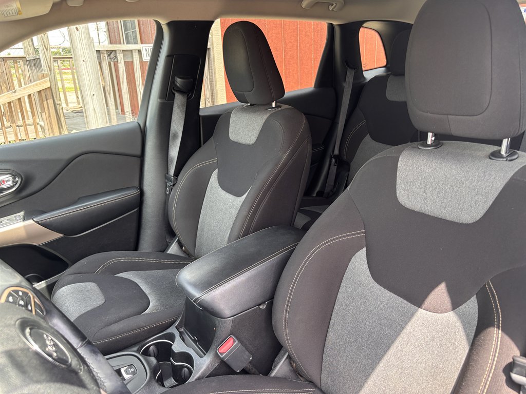 2018 Jeep Cherokee Latitude - Photo 12
