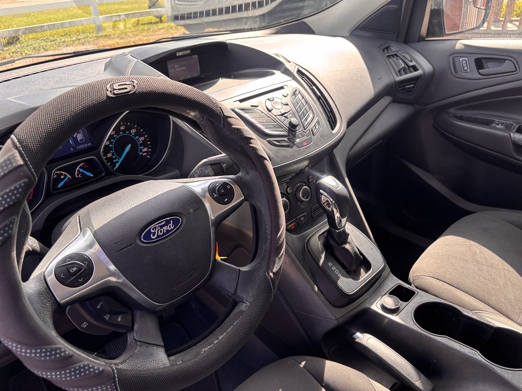 2015 Ford Escape S - Photo 9